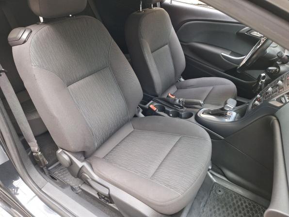 Opel Astra J Рестайлинг с пробегом 2012 года, цена 730 000 рублей, 179861 км, хэтчбек, Автокод Объявления
