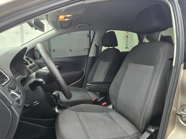 Volkswagen Polo V Рестайлинг с пробегом 2017 года, цена 1 249 000 рублей, 164000 км, седан, Автокод Объявления