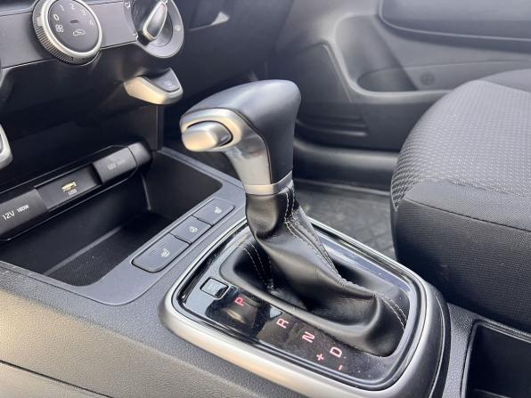 Kia Rio IV Рестайлинг с пробегом 2021 года, цена 1 850 000 рублей, 56886 км, хэтчбек, Автокод Объявления