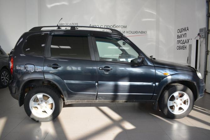Chevrolet Niva I Рестайлинг с пробегом 2009 года, цена 399 000 рублей, 77000 км, внедорожник, Автокод Объявления