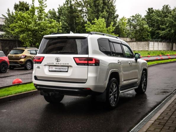 Toyota Land Cruiser 300 Series с пробегом 2021 года, цена 7 299 000 рублей, 117365 км, внедорожник, Автокод Объявления