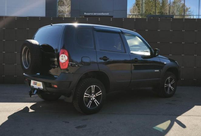 Chevrolet Niva I Рестайлинг с пробегом 2017 года, цена 755 000 рублей, 110528 км, внедорожник, Автокод Объявления