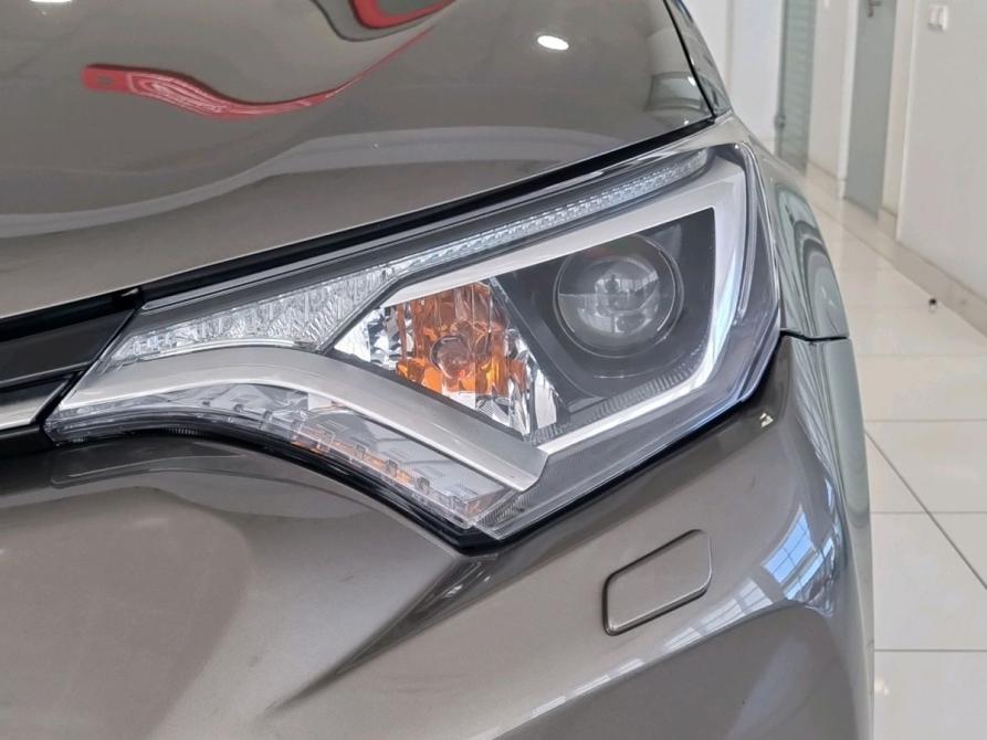Toyota RAV4 IV (XA40) Рестайлинг Омск  - изображение 13