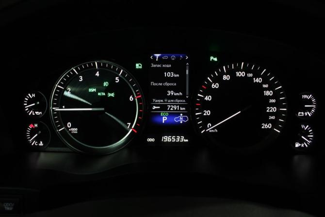 Lexus LX III Рестайлинг 2 с пробегом 2016 года, цена 7 700 000 рублей, 196533 км, внедорожник, Автокод Объявления