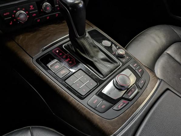 Audi A6 IV (C7) Рестайлинг с пробегом 2015 года, цена 1 650 000 рублей, 225641 км, седан, Автокод Объявления
