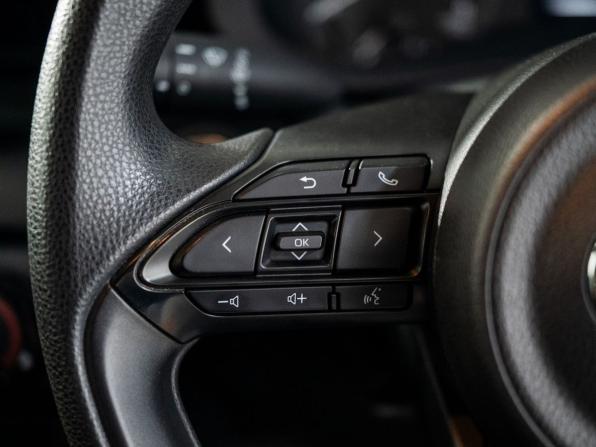 Toyota Yaris IV с пробегом 2020 года, цена 1 090 300 рублей, 60241 км, хэтчбек, Автокод Объявления
