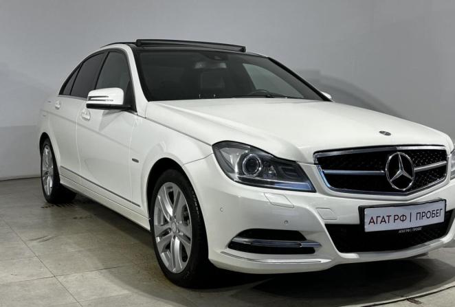 Mercedes-Benz C-Класс III (W204) Рестайлинг с пробегом 2013 года, цена 1 580 000 рублей, 297964 км, седан, Автокод Объявления