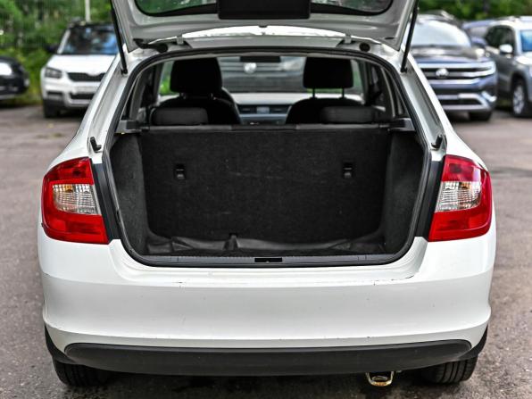 Skoda Rapid I с пробегом 2015 года, цена 550 000 рублей, 386060 км, лифтбек, Автокод Объявления