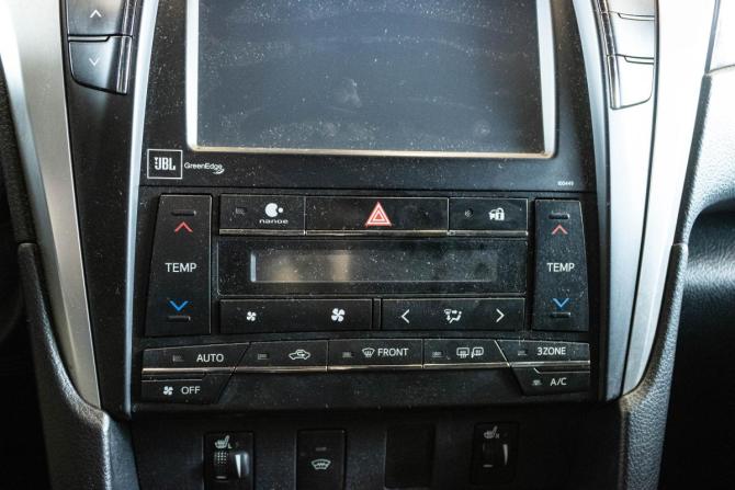 Toyota Camry VII (XV50) Рестайлинг с пробегом 2015 года, цена 1 768 000 рублей, 155604 км, седан, Автокод Объявления
