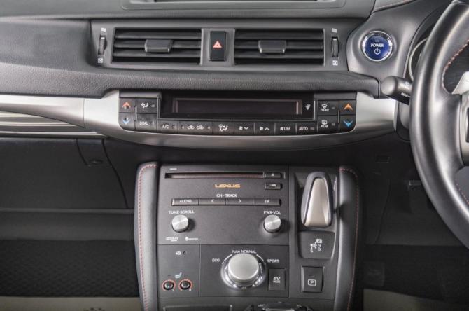 Lexus CT I с пробегом 2013 года, цена 1 649 000 рублей, 99400 км, хэтчбек, Автокод Объявления