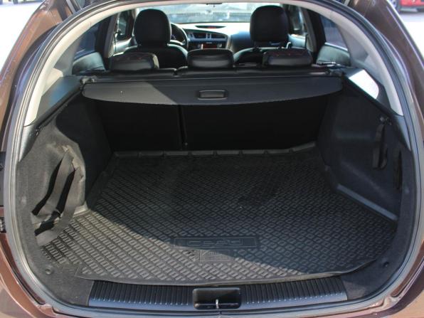 Kia Ceed II с пробегом 2014 года, цена 950 000 рублей, 265862 км, универсал, Автокод Объявления