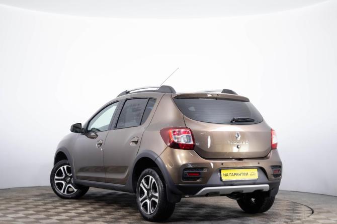 Renault Sandero II Рестайлинг с пробегом 2022 года, цена 1 649 000 рублей, 44217 км, хэтчбек, Автокод Объявления
