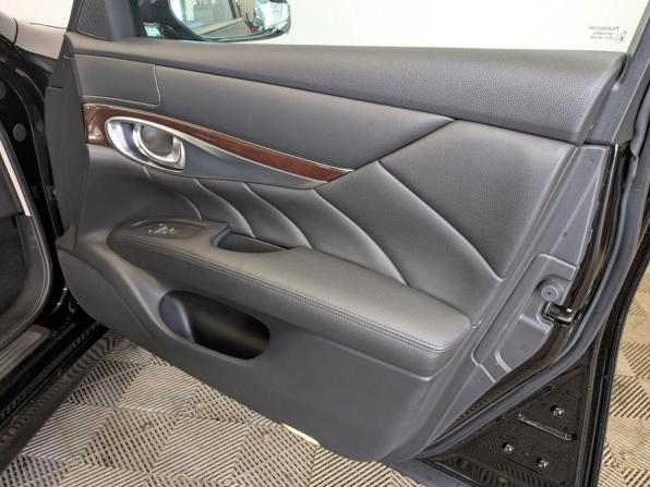 Infiniti Q70 I Рестайлинг с пробегом 2015 года, цена 2 425 000 рублей, 93317 км, седан, Автокод Объявления