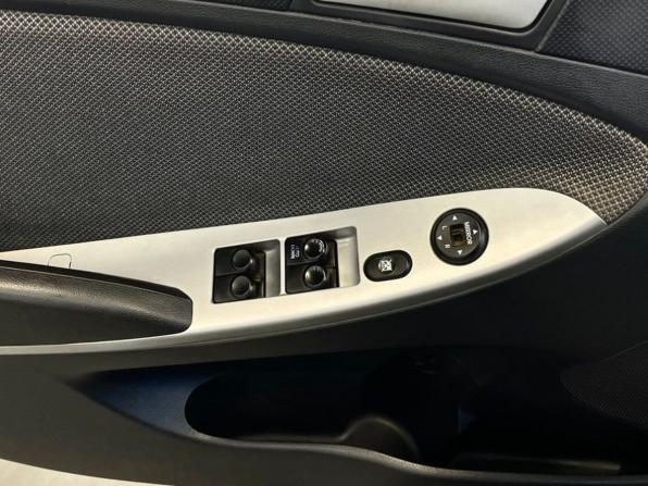 Hyundai Solaris I с пробегом 2011 года, цена 849 900 рублей, 175000 км, седан, Автокод Объявления