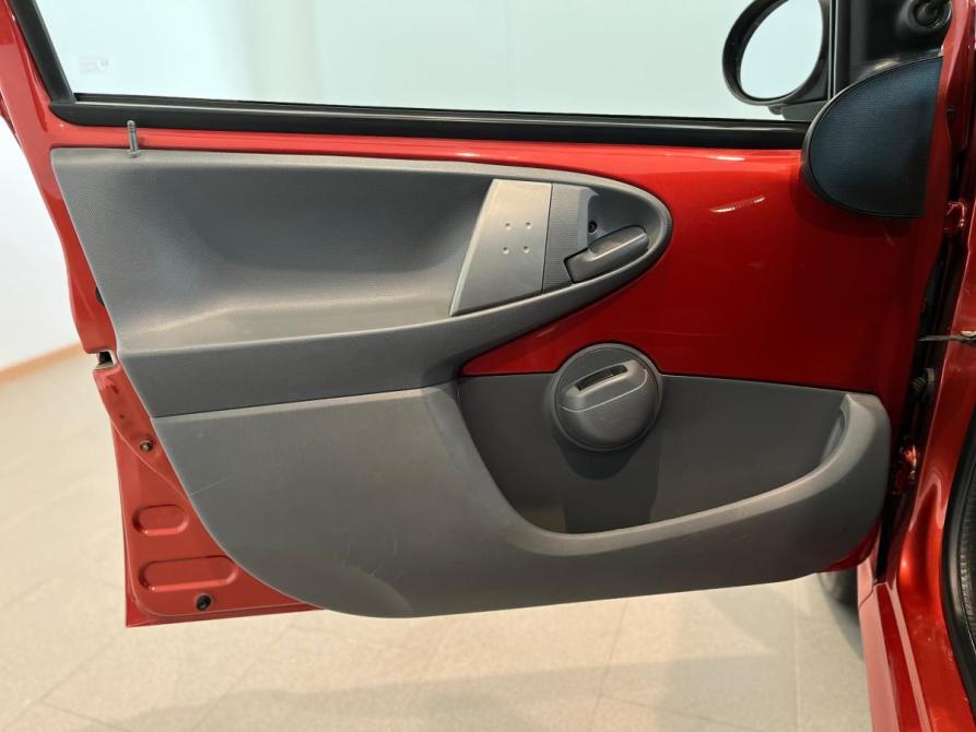 Peugeot 107 I Волгоград  - изображение 16