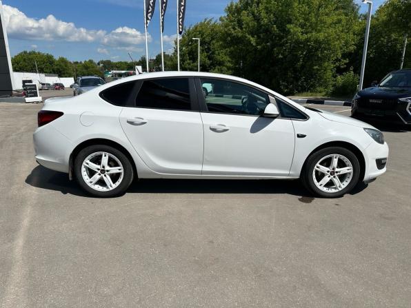 Opel Astra J Рестайлинг с пробегом 2014 года, цена 639 000 рублей, 157000 км, седан, Автокод Объявления