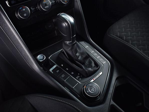 Volkswagen Tiguan II с пробегом 2018 года, цена 2 349 999 рублей, 153387 км, внедорожник, Автокод Объявления
