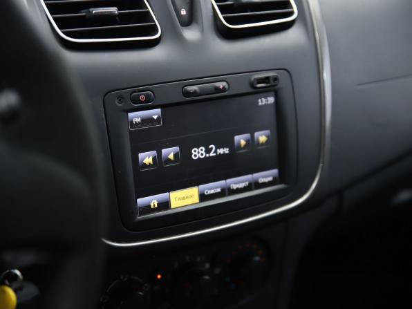 Renault Logan II с пробегом 2014 года, цена 570 000 рублей, 136285 км, седан, Автокод Объявления