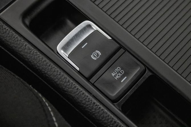Volkswagen Golf VII Рестайлинг с пробегом 2017 года, цена 1 379 000 рублей, 185358 км, универсал, Автокод Объявления