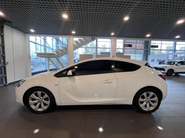 Opel Astra J Рестайлинг с пробегом 2013 года, цена 720 000 рублей, 217706 км, хэтчбек, Автокод Объявления