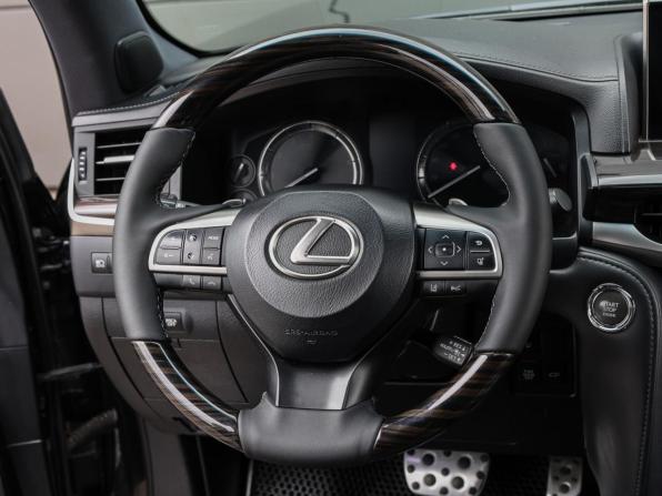 Lexus LX III Рестайлинг 2 с пробегом 2017 года, цена 5 801 400 рублей, 276352 км, внедорожник, Автокод Объявления