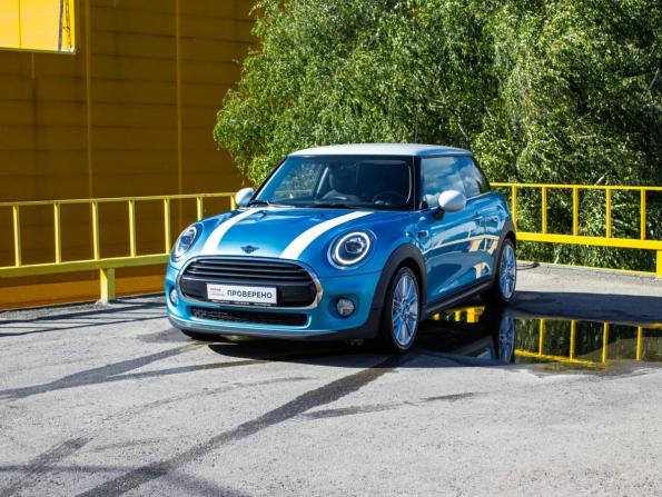 Mini Hatch III (F55/F56) с пробегом 2018 года, цена 1 975 000 рублей, 60350 км, хэтчбек, Автокод Объявления