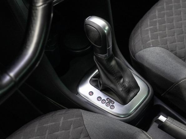 Volkswagen Polo V Рестайлинг с пробегом 2018 года, цена 1 090 000 рублей, 128131 км, седан, Автокод Объявления