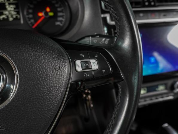 Volkswagen Polo V Рестайлинг с пробегом 2017 года, цена 1 299 000 рублей, 149170 км, седан, Автокод Объявления