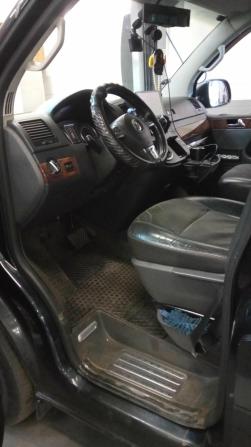 Volkswagen Multivan T5 Рестайлинг с пробегом 2011 года, цена 2 410 000 рублей, 233156 км, минивэн, Автокод Объявления