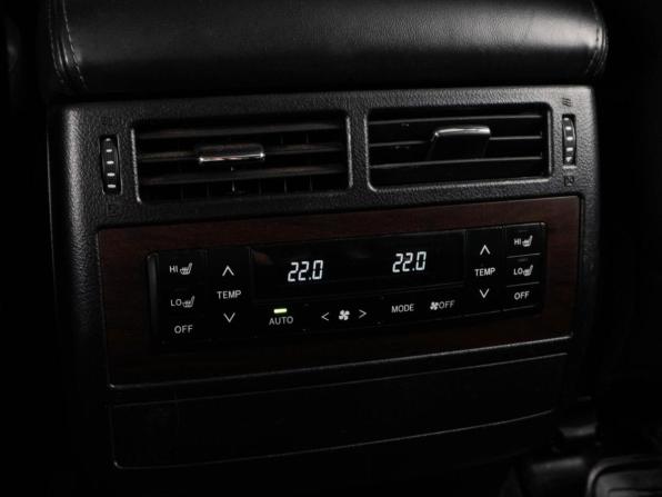 Toyota Land Cruiser 200 Series Рестайлинг 2 с пробегом 2018 года, цена 6 839 000 рублей, 176053 км, внедорожник, Автокод Объявления