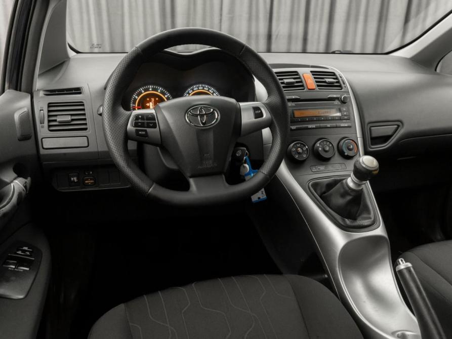 Toyota Auris I Рестайлинг Москва  - изображение 7