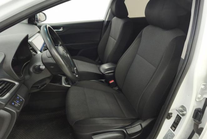 Hyundai Solaris II с пробегом 2018 года, цена 869 000 рублей, 223710 км, седан, Автокод Объявления