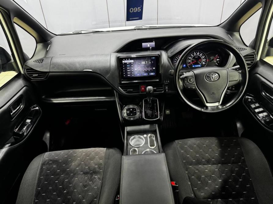 Toyota Noah III (R80) Рестайлинг Благовещенск  - изображение 19