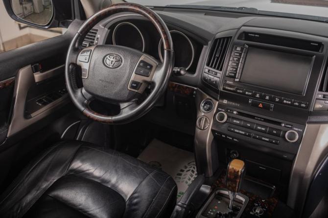 Toyota Land Cruiser 200 Series с пробегом 2011 года, цена 3 299 000 рублей, 268000 км, внедорожник, Автокод Объявления