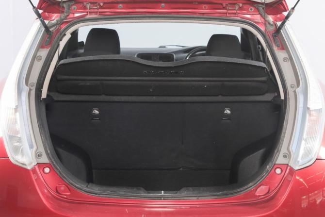 Nissan Leaf I (ZE0/AZE0) с пробегом 2014 года, цена 549 000 рублей, 175000 км, хэтчбек, Автокод Объявления