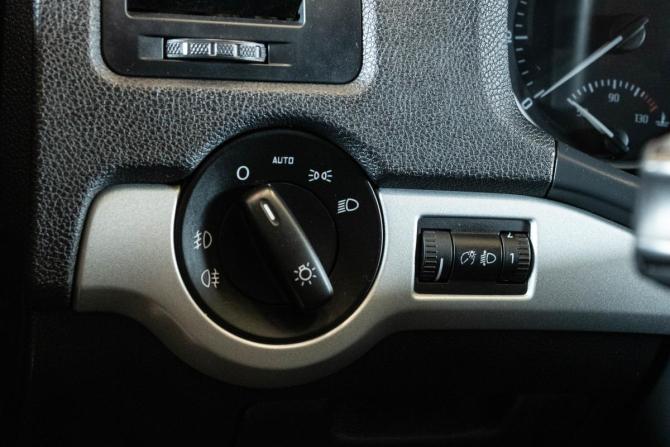 Skoda Octavia II (A5) Рестайлинг с пробегом 2012 года, цена 999 000 рублей, 177368 км, лифтбек, Автокод Объявления