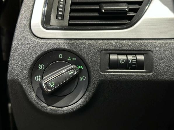 Skoda Rapid I Рестайлинг с пробегом 2019 года, цена 1 449 000 рублей, 102000 км, лифтбек, Автокод Объявления