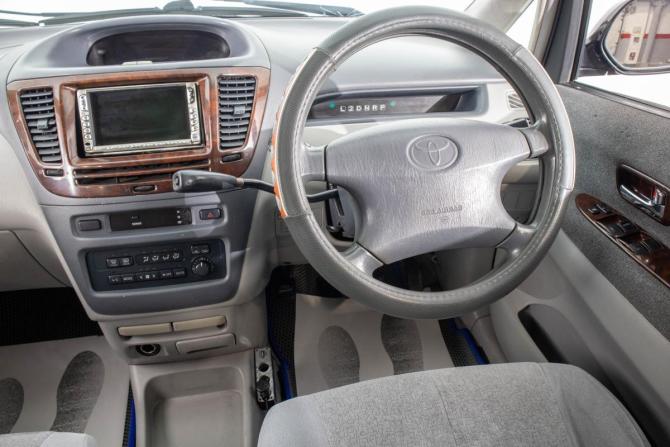 Toyota Nadia с пробегом 2001 года, цена 669 000 рублей, 295300 км, компактвэн, Автокод Объявления