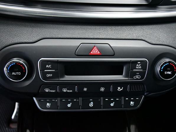 Kia Sorento III Prime Рестайлинг с пробегом 2018 года, цена 2 987 000 рублей, 153011 км, внедорожник, Автокод Объявления