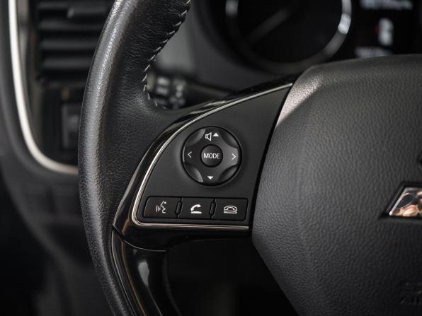 Mitsubishi Outlander III Рестайлинг 3 с пробегом 2020 года, цена 2 400 500 рублей, 49770 км, внедорожник, Автокод Объявления
