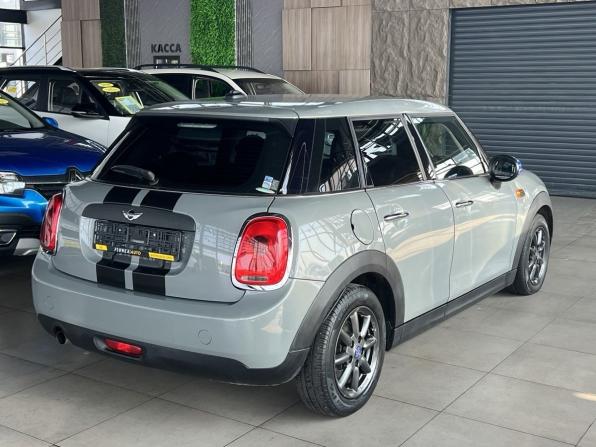 Mini Hatch III (F55/F56) с пробегом 2016 года, цена 1 400 000 рублей, 82000 км, хэтчбек, Автокод Объявления