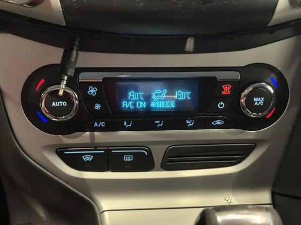 Ford Focus III с пробегом 2012 года, цена 715 700 рублей, 210000 км, универсал, Автокод Объявления