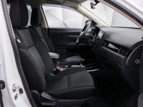 Mitsubishi Outlander III Рестайлинг 3 с пробегом 2019 года, цена 2 330 000 рублей, 125000 км, внедорожник, Автокод Объявления