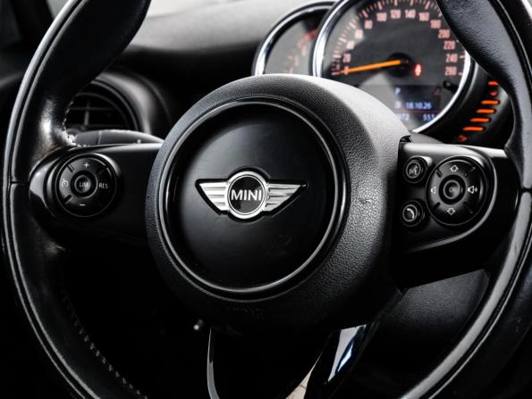 Mini Hatch III (F55/F56) с пробегом 2014 года, цена 1 249 000 рублей, 129971 км, хэтчбек, Автокод Объявления