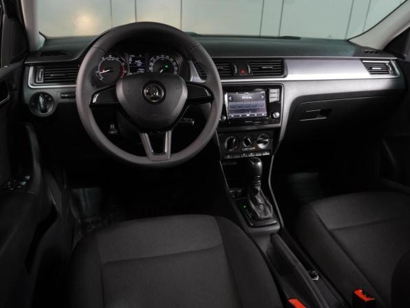 Skoda Rapid I Рестайлинг с пробегом 2018 года, цена 1 309 000 рублей, 91756 км, лифтбек, Автокод Объявления