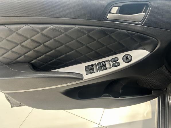 Hyundai Solaris I Рестайлинг с пробегом 2015 года, цена 644 000 рублей, 325500 км, седан, Автокод Объявления