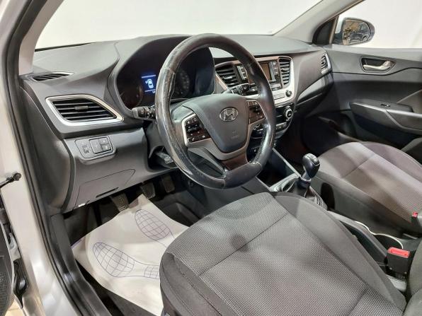 Hyundai Solaris II с пробегом 2017 года, цена 1 100 000 рублей, 160530 км, седан, Автокод Объявления