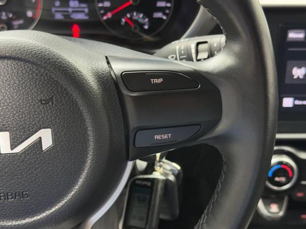 Kia Rio IV Рестайлинг с пробегом 2021 года, цена 1 765 000 рублей, 45878 км, хэтчбек, Автокод Объявления