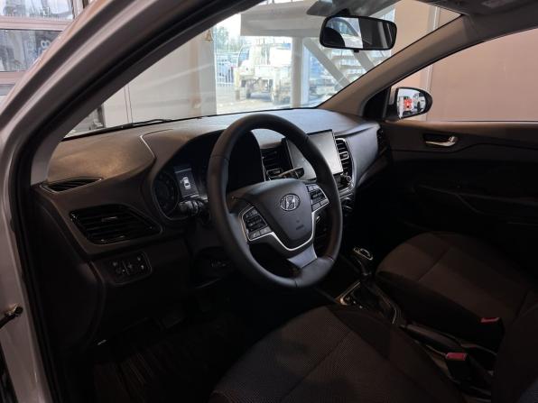 Hyundai Solaris II Рестайлинг с пробегом 2021 года, цена 1 533 000 рублей, 135001 км, седан, Автокод Объявления