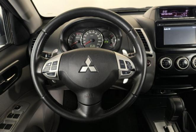 Mitsubishi Pajero Sport II Рестайлинг с пробегом 2015 года, цена 1 700 000 рублей, 212329 км, внедорожник, Автокод Объявления